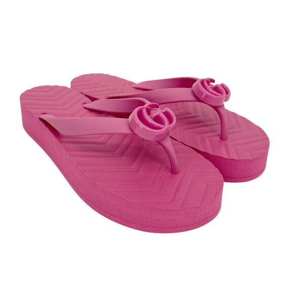GUCCI Chevron Logo Thong Flip Flop Sandals 37 - Picture 1 of 12